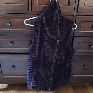 Patagonia faux fur vest, excellent condition